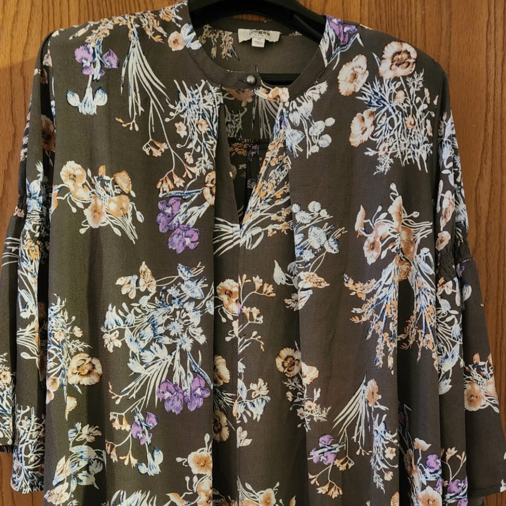 Womens Long Top-Sz M - Very Loose fitting